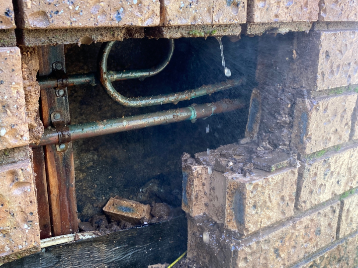 professional leak detection services for hidden plumbing leaks and water damage